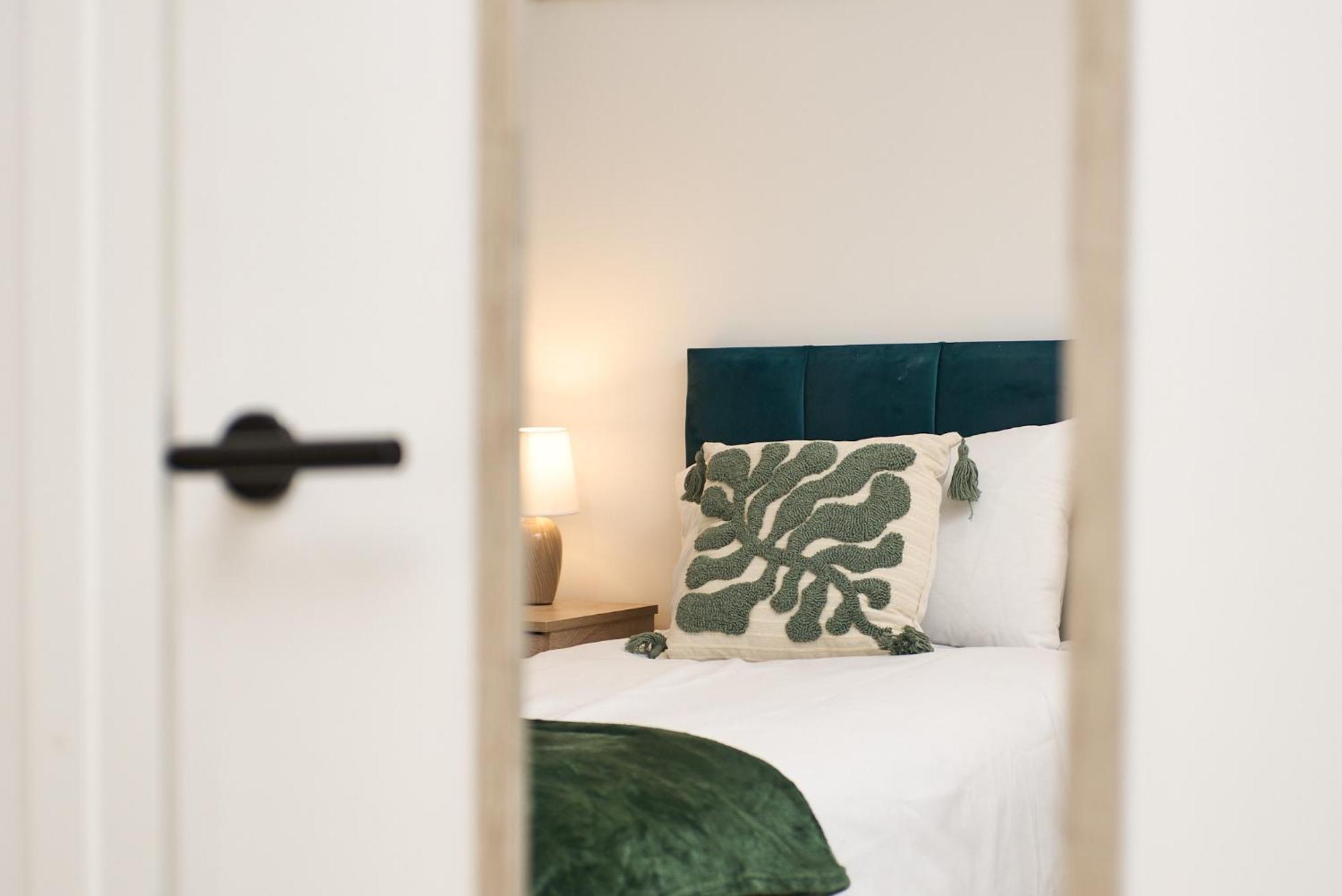 Luxury Nostalgic Centre With Pool Table, Netflix, Sofa Bed, Sleeps 6, Nostalgia Appartamento