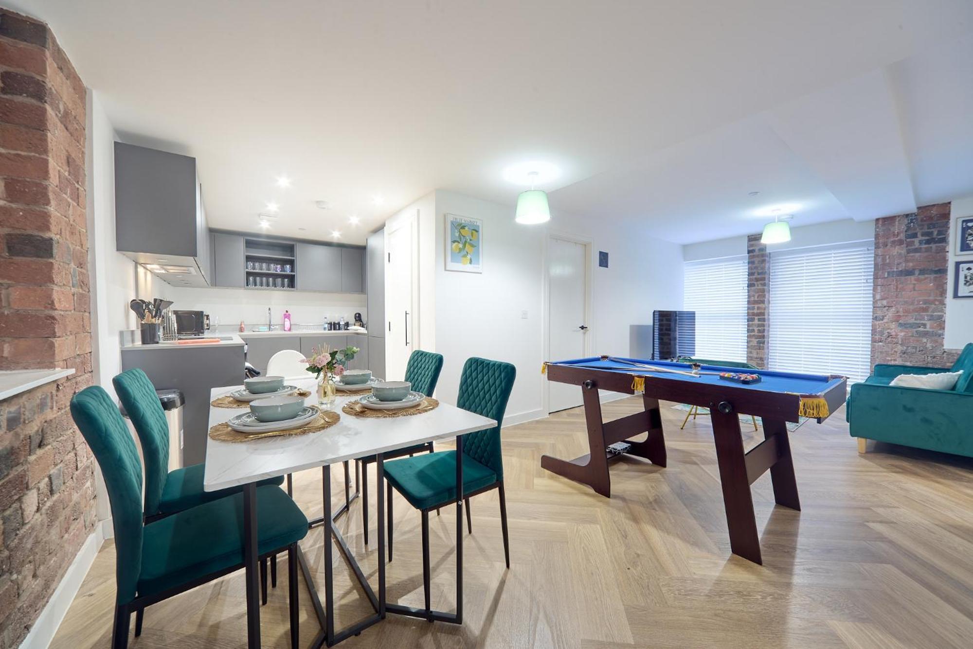 Luxury Nostalgic Centre With Pool Table, Netflix, Sofa Bed, Sleeps 6, Nostalgia Appartamento Birmingham